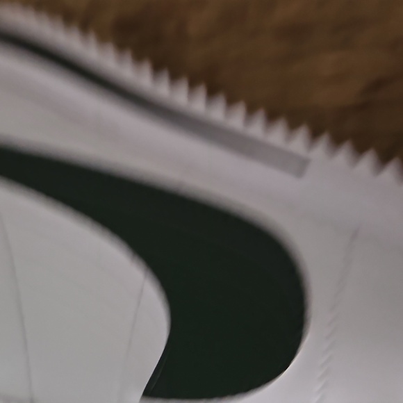 Nike White and Green Sneakers Classic Retro Design - Picture 8 of 8